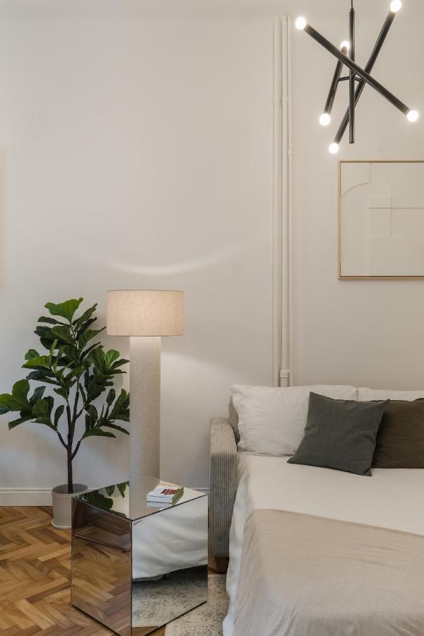 Casa Unica - Elegant With Balcony - Centrale 1 Appartement Milaan